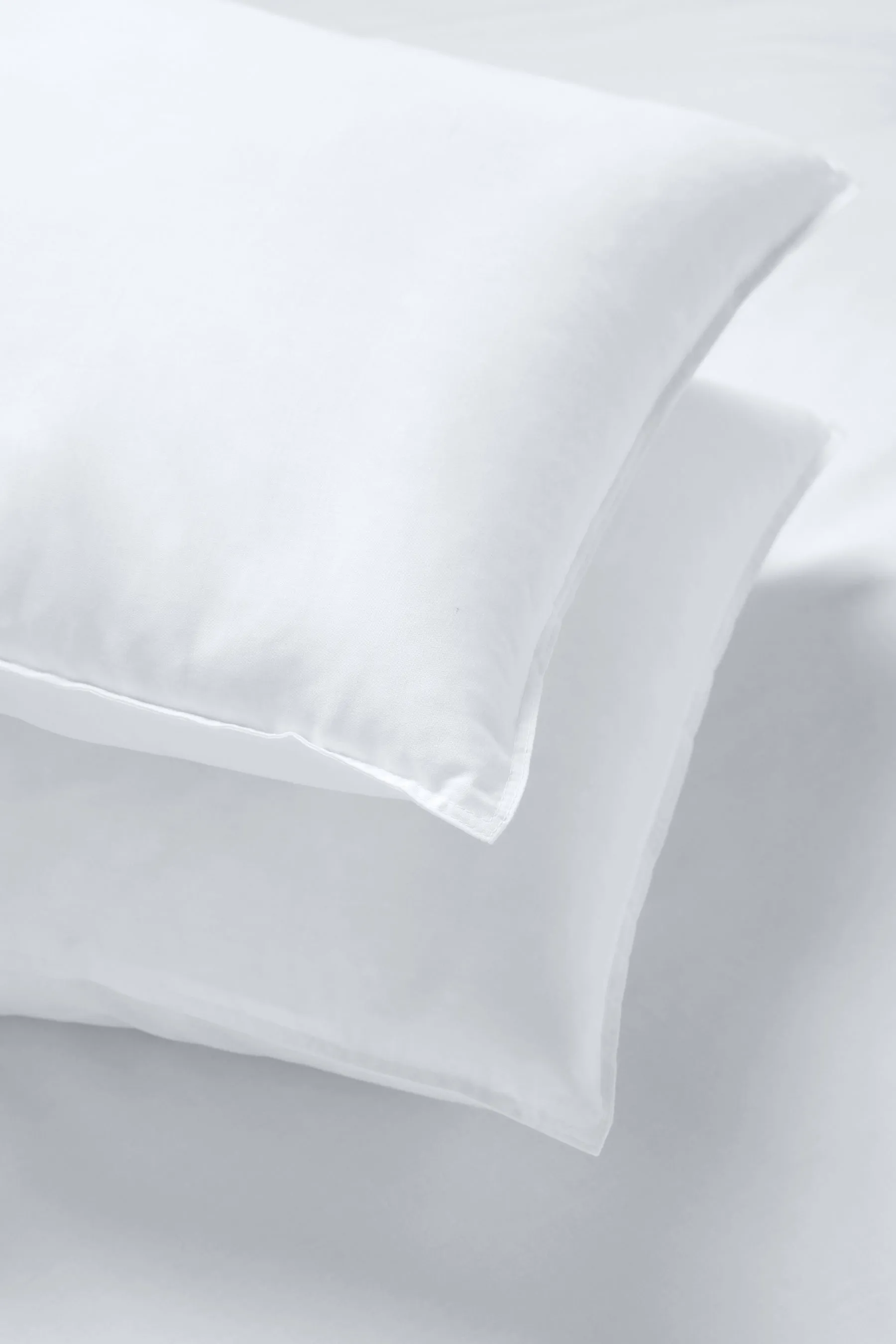 Firm Temperature Regulating Set of 2 Pillows