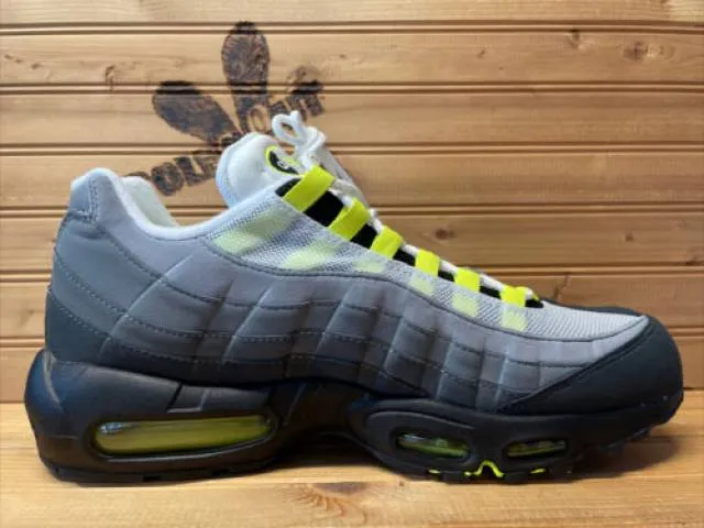 New 2020 Nike Air Max 95 OG sz 11.5 Neon Yellow Graphite...