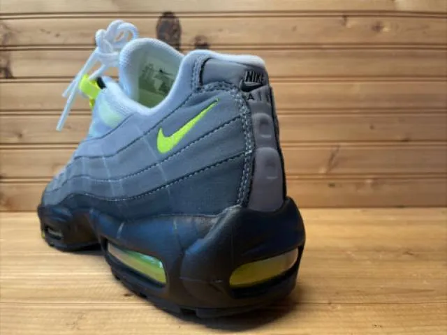 New 2020 Nike Air Max 95 OG sz 11.5 Neon Yellow Graphite...