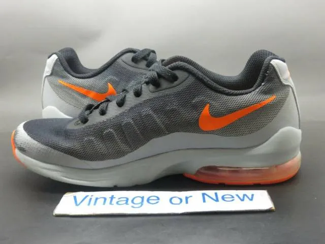 Nike air max invigor wolf grey total orange black running gs 749572-080 sz 6.5y