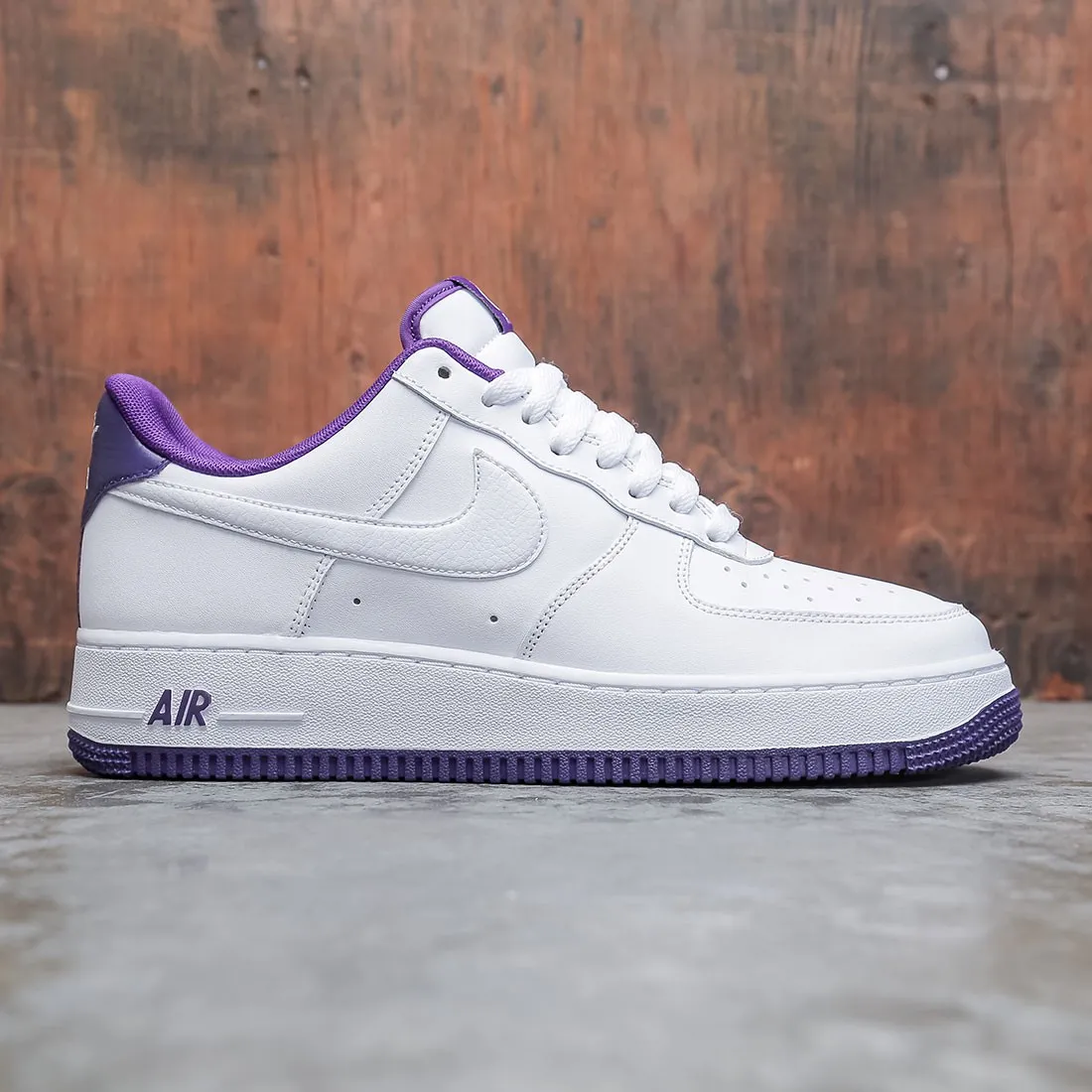 Nike Men Air Force 1 '07 (white / white-voltage purple)