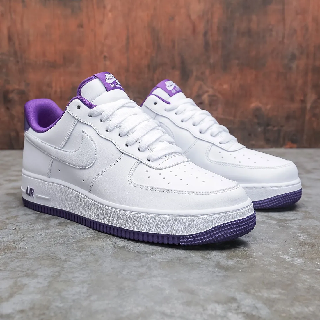 Nike Men Air Force 1 '07 (white / white-voltage purple)