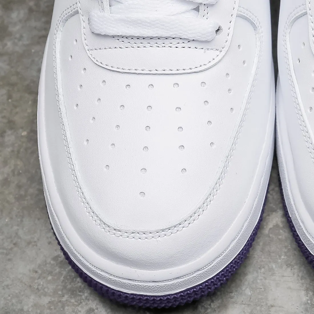 Nike Men Air Force 1 '07 (white / white-voltage purple)