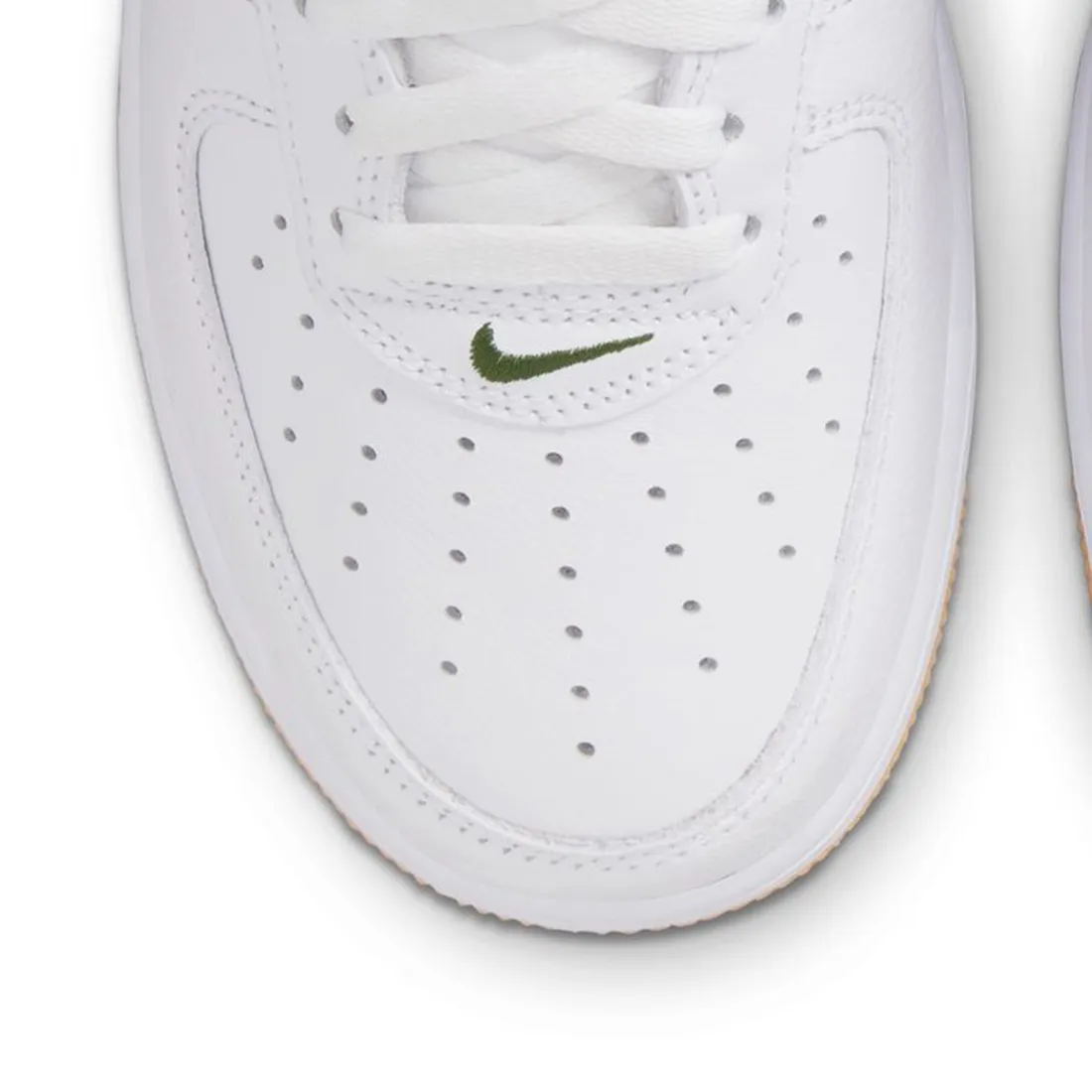 Nike Men Air Force 1 Low Retro Qs (white / forest green-gum yellow)