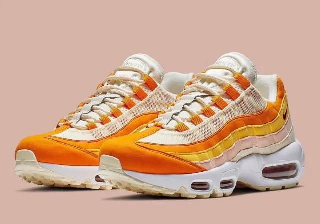 Nike WMNS Air Max 95 Pale Ivory Firewood Orange