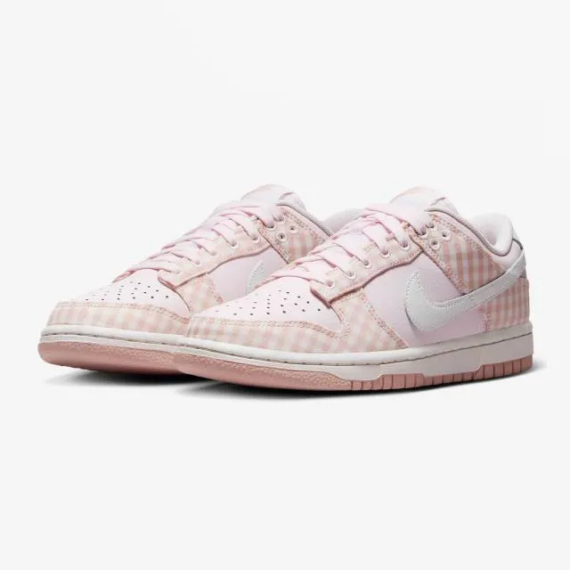 Nike Women's Dunk Low (Pink Gingham/ Pearl Pink/ Pink Ox...